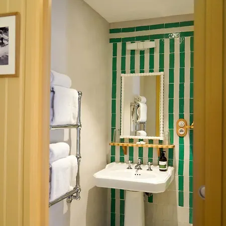 De La Hotel *