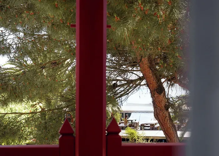 De La * Lège-Cap-Ferret