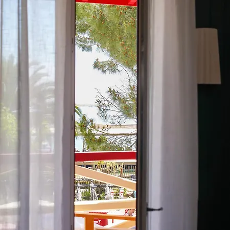 Отель De La Леж-Кап-Ферре