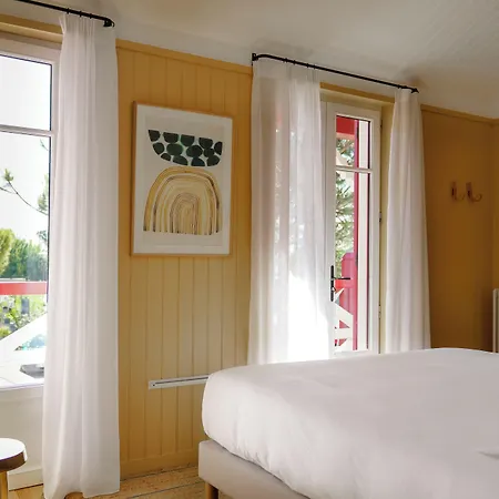 De La Hotel *