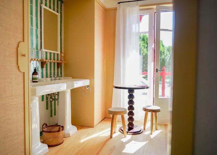 De La * Lège-Cap-Ferret